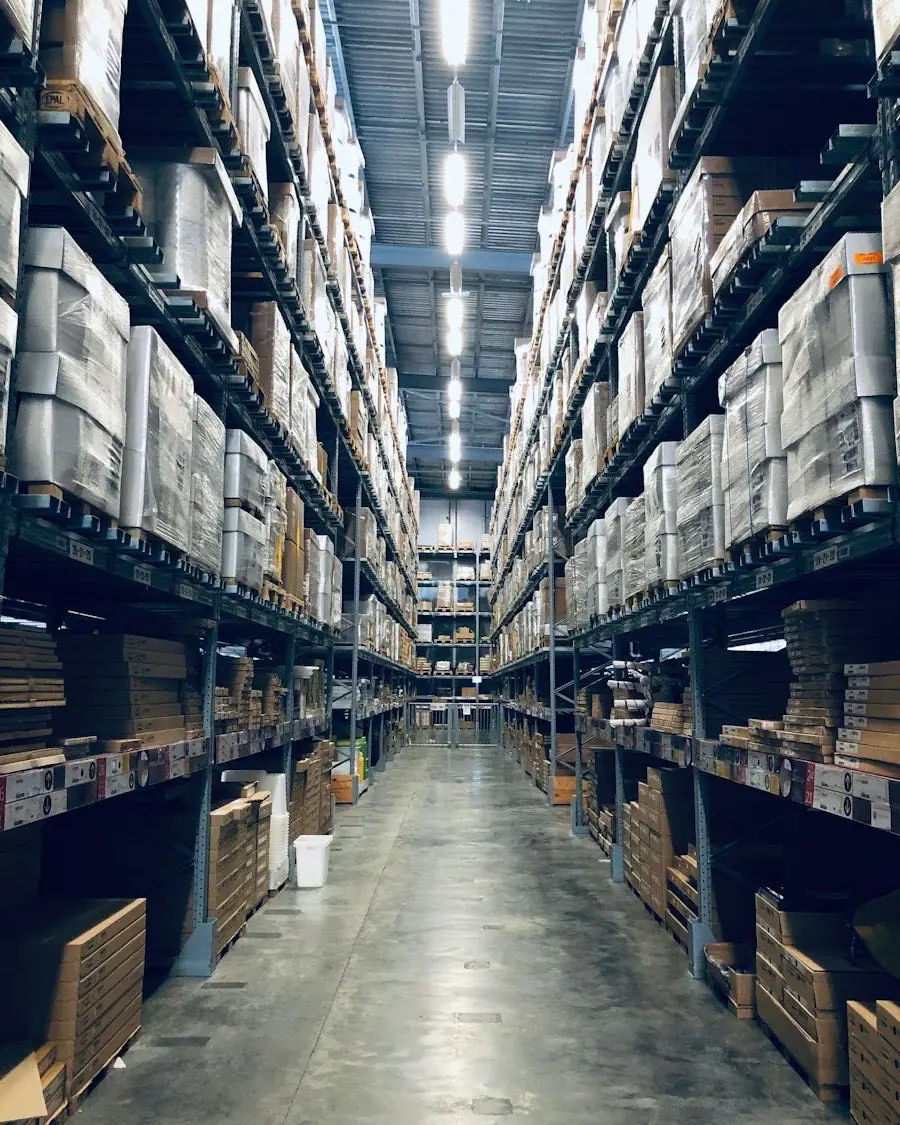 Entrepôt logistique, bâtiment industriel éligible aux CEE